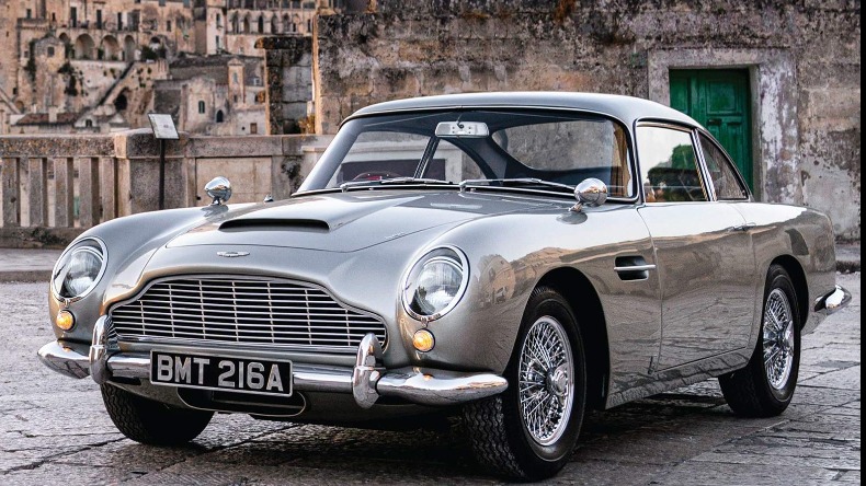 Aston Martin comemora primeiro filme do 007